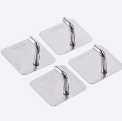 Gancho cuadrado cromado adhesivo x unidad1