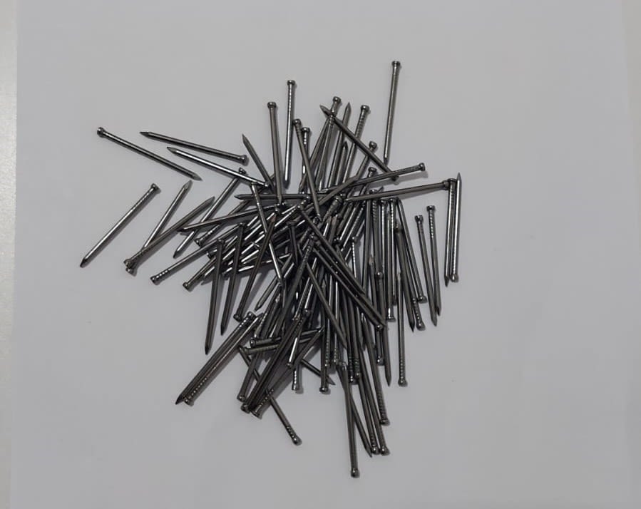 Clavo 1 1/2'' madera 100 gr.3