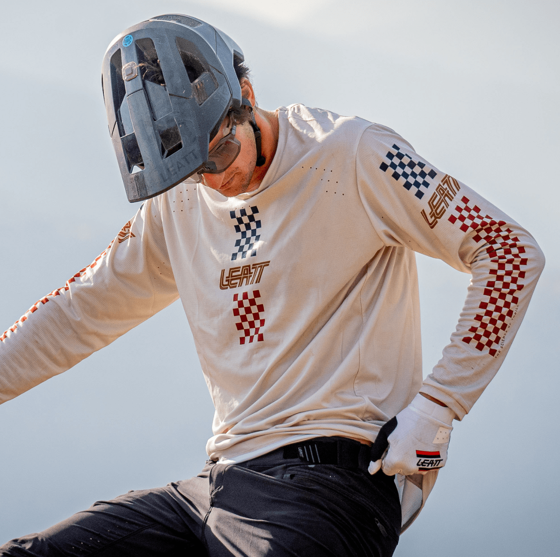 JERSEY LEATT MTB GRAVITY 4.0 V25 CREAM4