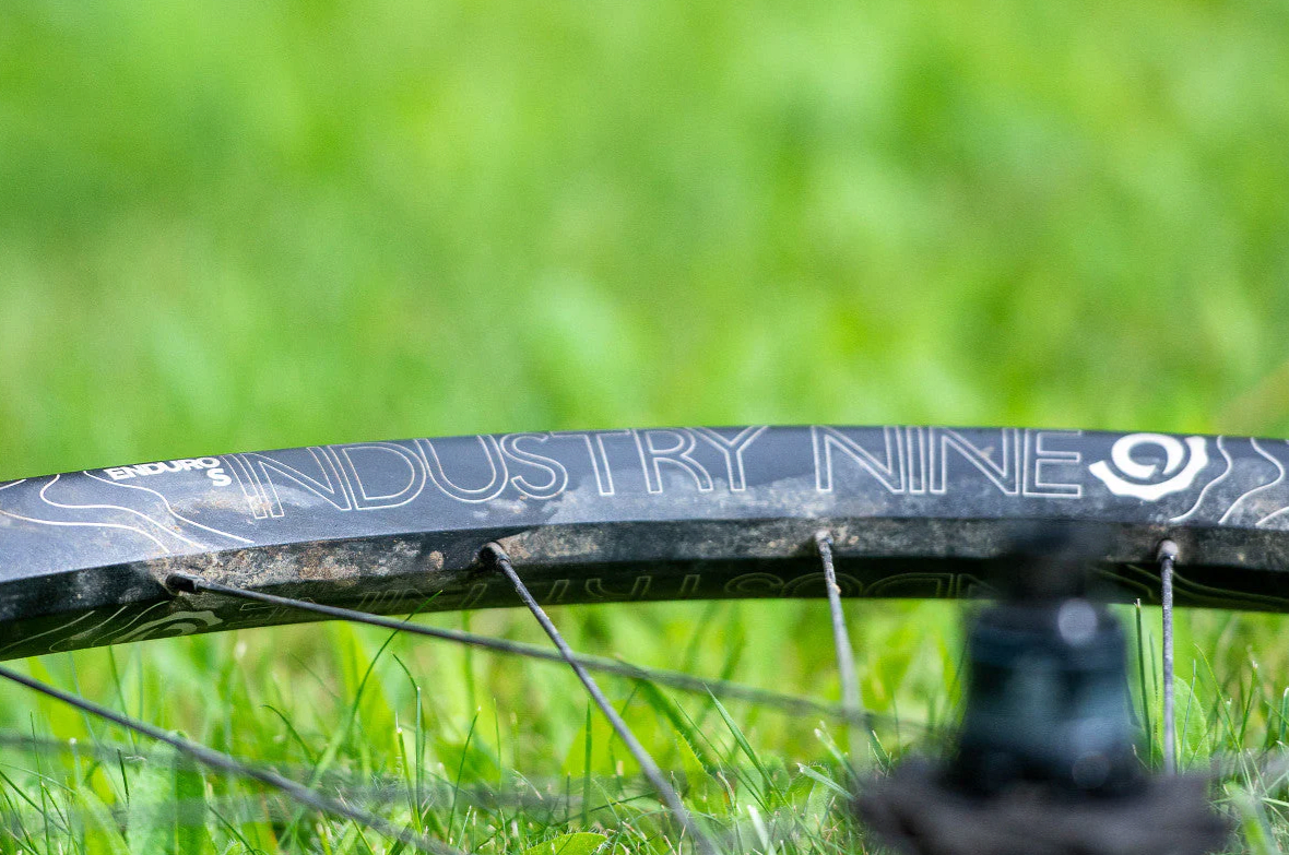 LLANTA INDUTRY NINE 29 ENDURO S 28H2