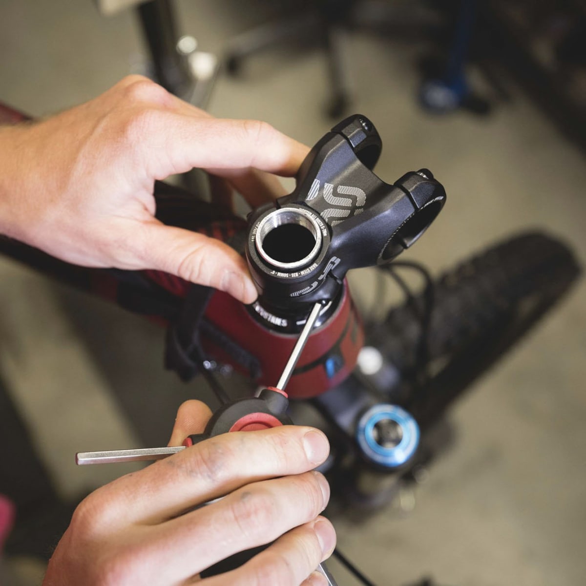 TEE E13 40MM 0 RISE2