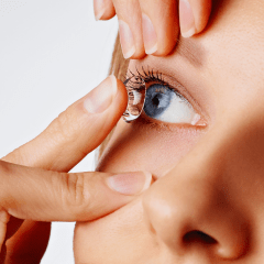 Postura lente de contacto 