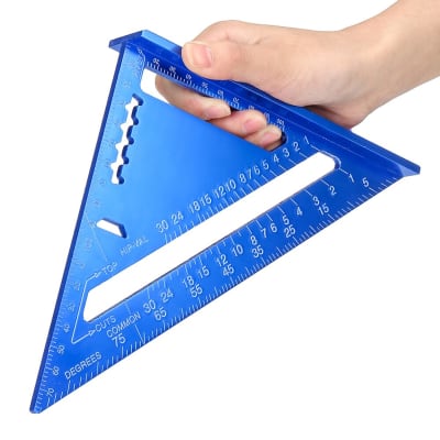 ESCUADRA TRIANGULAR DE ALEACIÓN DE ALUMINIO 7