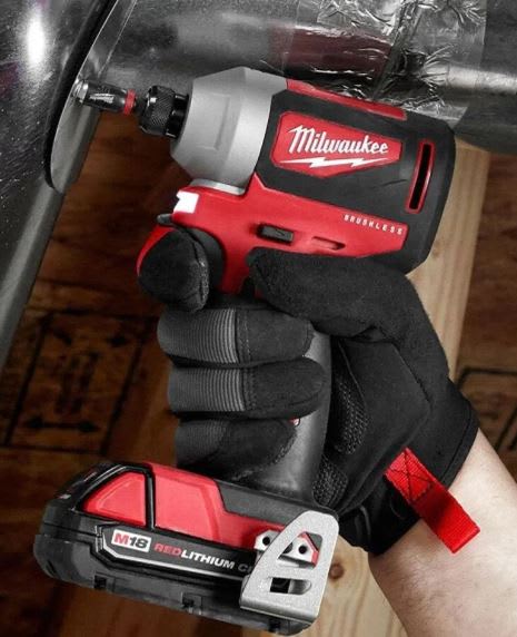 Combo Brushless Milwaukee 2900-259C de Taladro  2802-20 + Atornillador de Impacto 2850-204