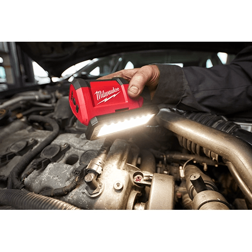 Reflector  M12™ ROVER™ MILWAUKEE BARE TOOLS 2367-20 con carga mediante USB4