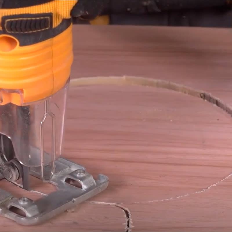 SIERRA CALADORA 650W JS6508 INGCO4