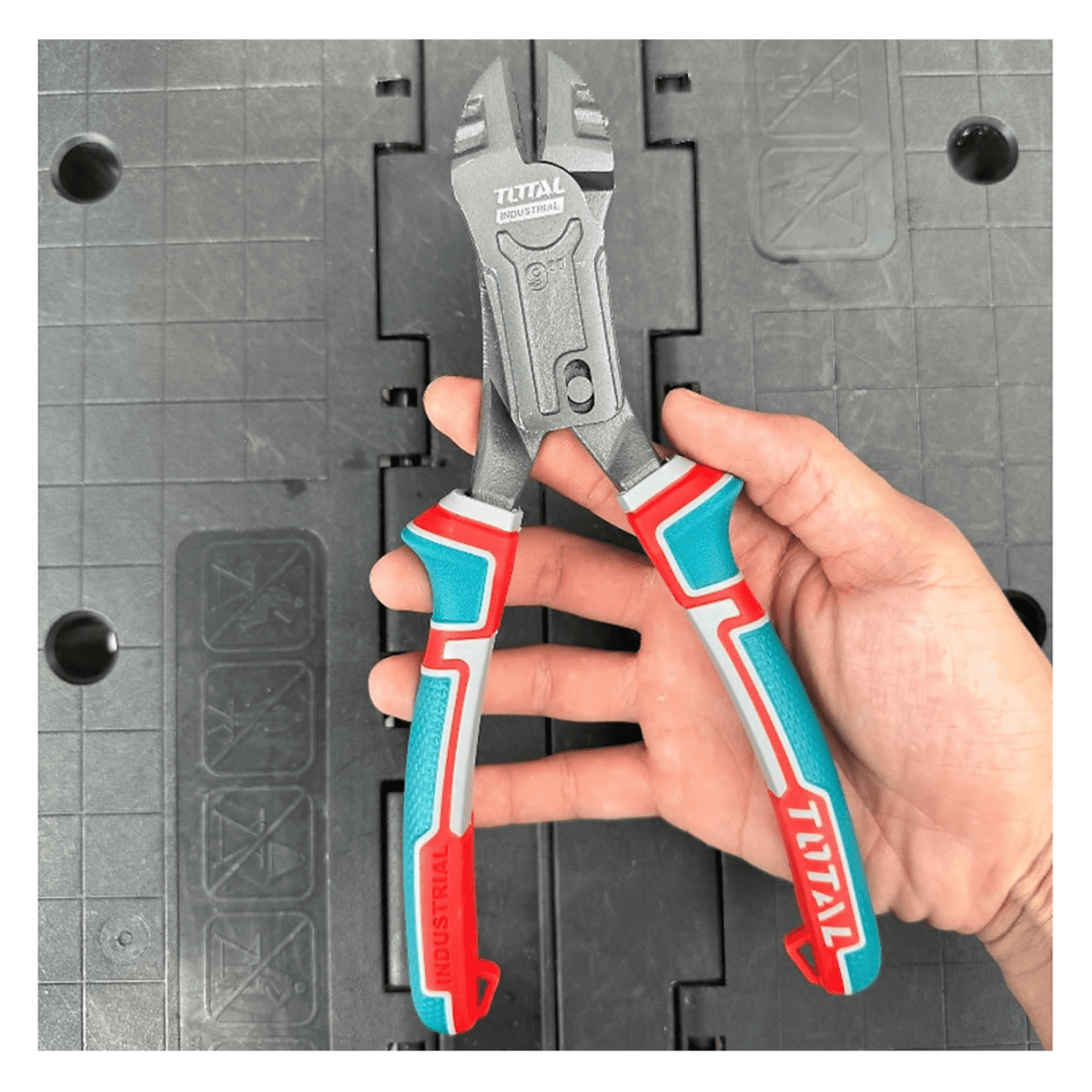 SET DE ALICATES 3PCS UNIVERSAL CORTE Y PUNTA INDUSTRIAL TOTAL / THT2CK231S6