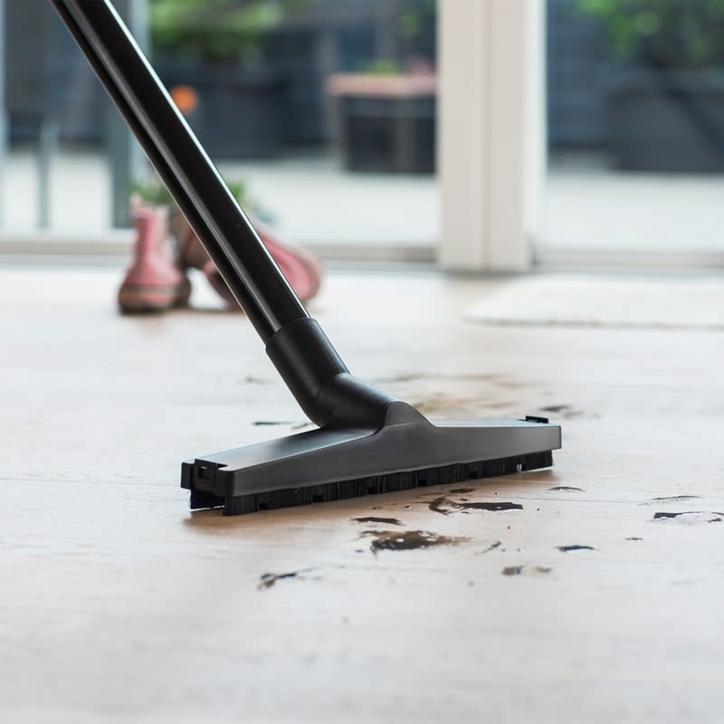 ASPIRADORA SECO Y HÚMEDO NILFISK BUDDY 18L 1200 W.4