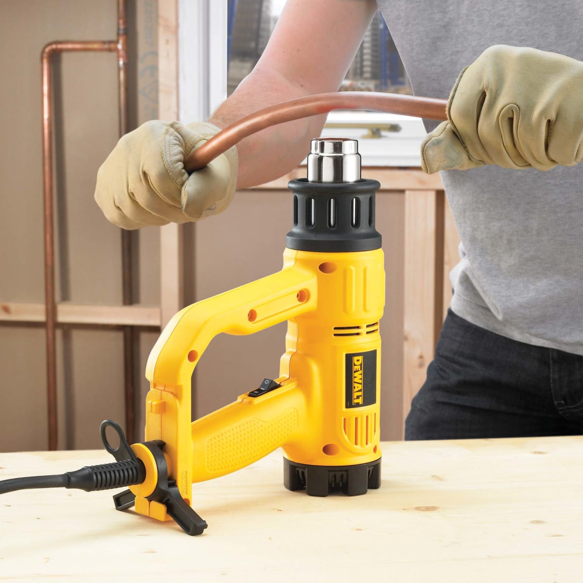 PISTOLA DE CALOR  2000 W. DEWALT D26411-B2C4