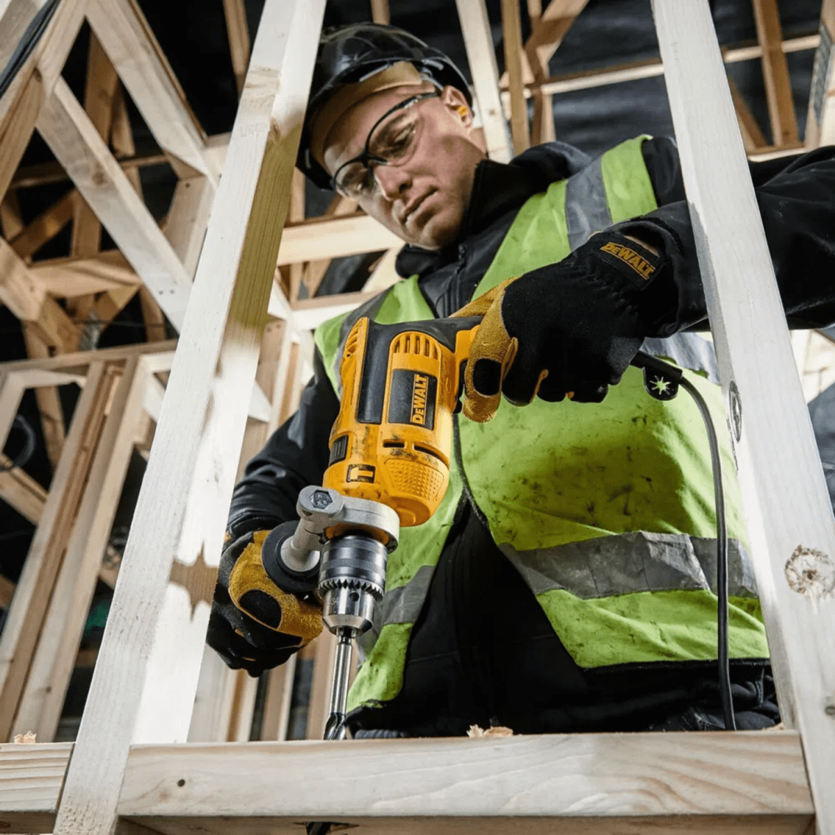 TALADRO PERCUTOR 1/2'' 650W DEWALT DWD024 + MALETÍN PLÁSTICO4