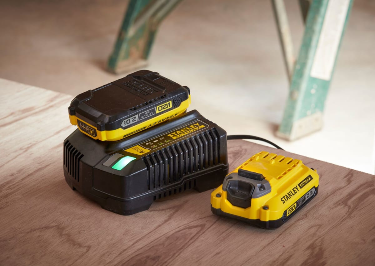 CARGADOR DE BATERÍA ION DE LITIO 20V 1.25 AH FATMAX SC125-B22