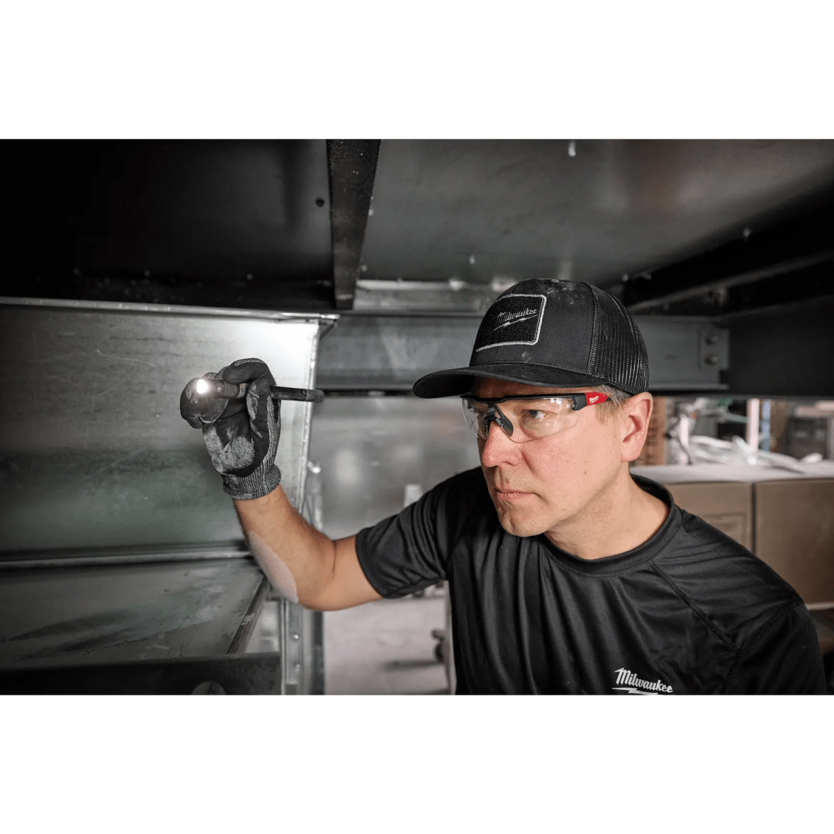 Gorra antigolpes con cierre trasero a presión MILWAUKEE / 48-73-10632