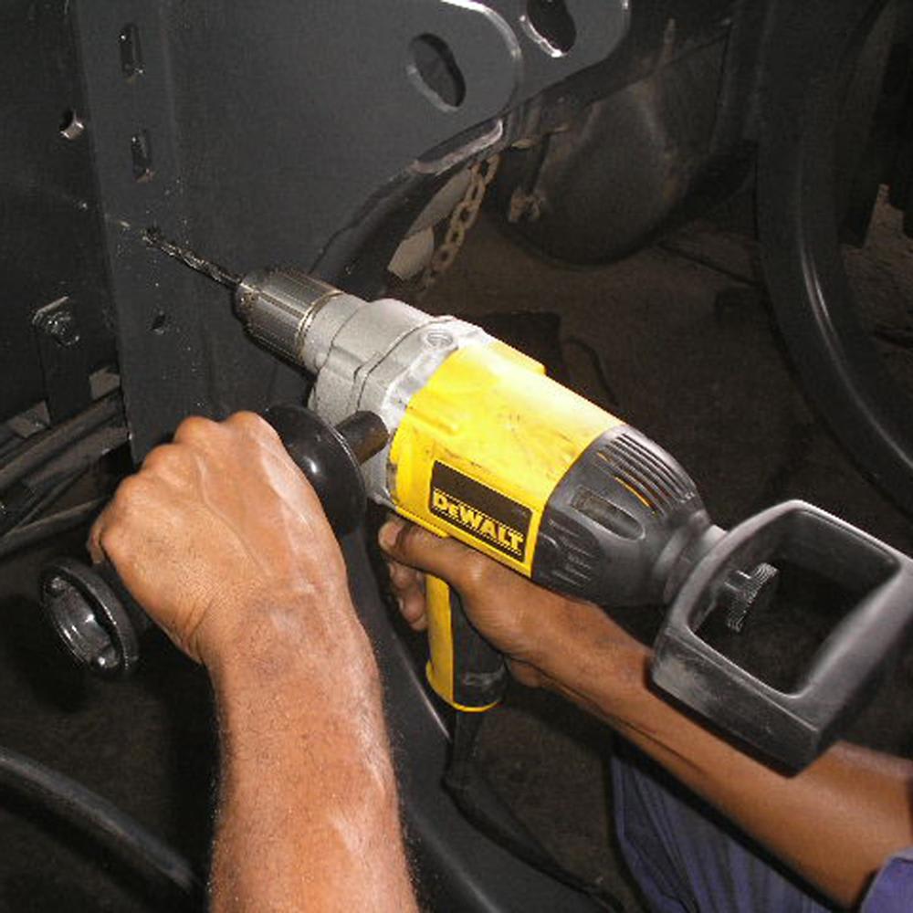 Taladro de 1/2'' Mango Tipo Espada DEWALT DW130V2