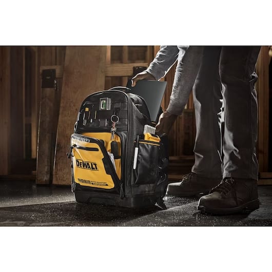 Mochila Portaherramientas PRO- 43 Bolsillos Dewalt DWST5601028