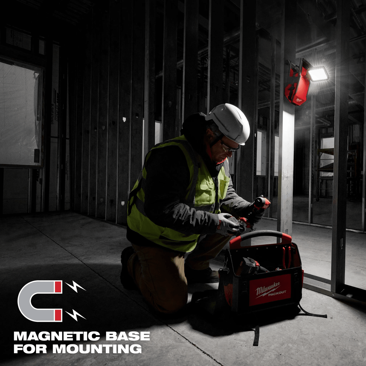 LINTERNA REFLECTOR CON SUJECIÓN M18™ MILWAUKEE 2358-205
