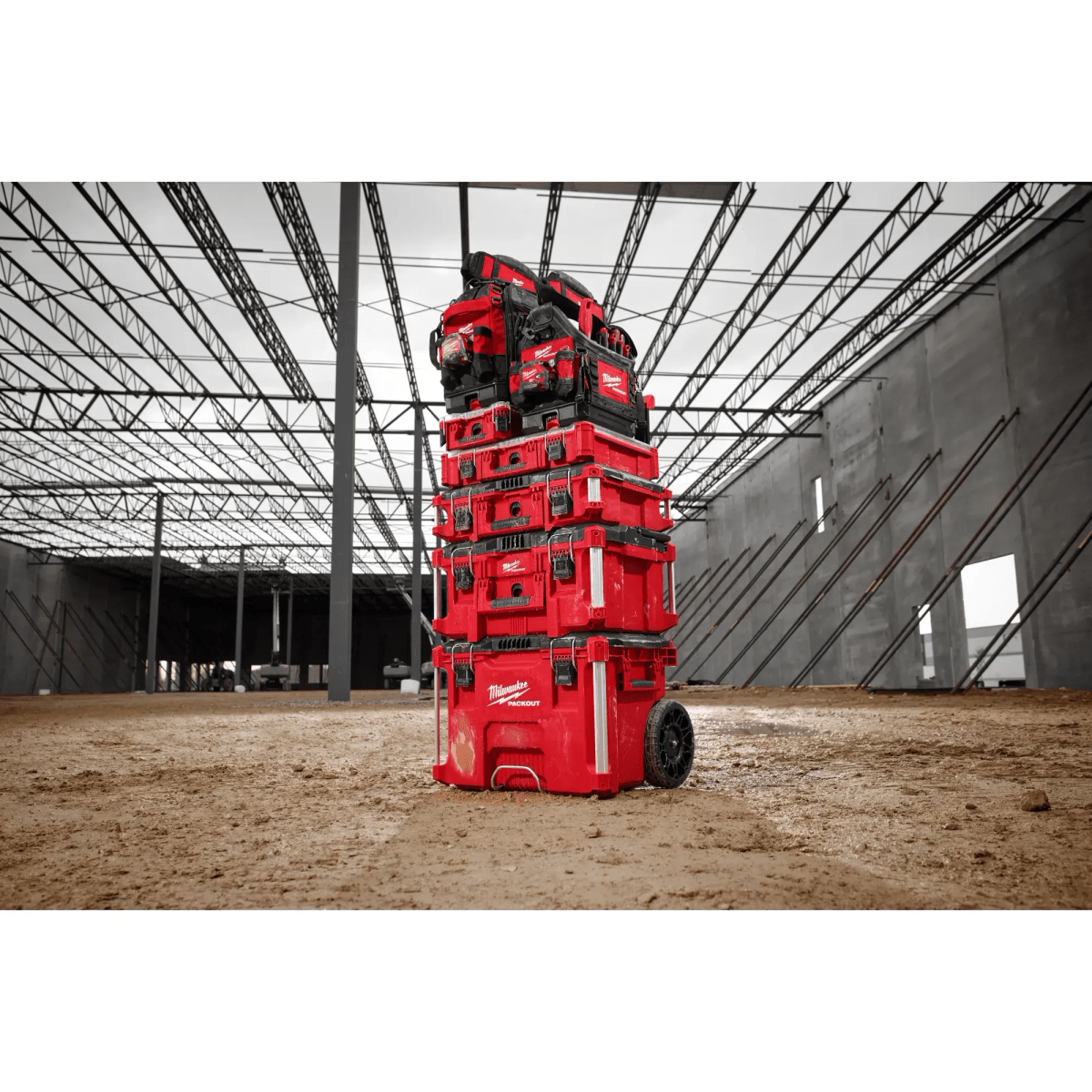 CAJA PARA HERRAMIENTAS CON RUEDAS PACKOUT MILWAUKEE 48-22-84272