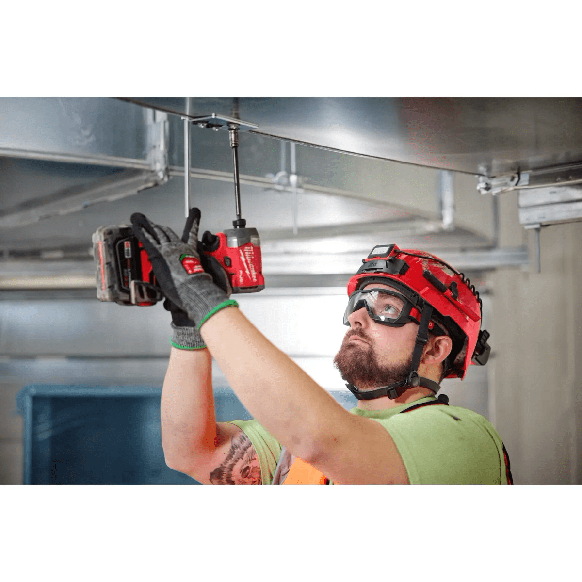 Gafas de perfil bajo con ventilación oscuro MILWAUKEE / 48-73-20612