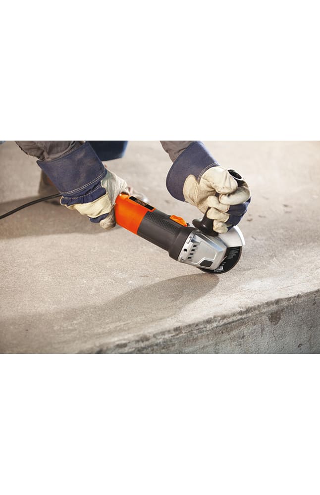 ESMERIL ANGULAR 4 1/2 820 W C.C BLACK + DECKER G720-B2C2