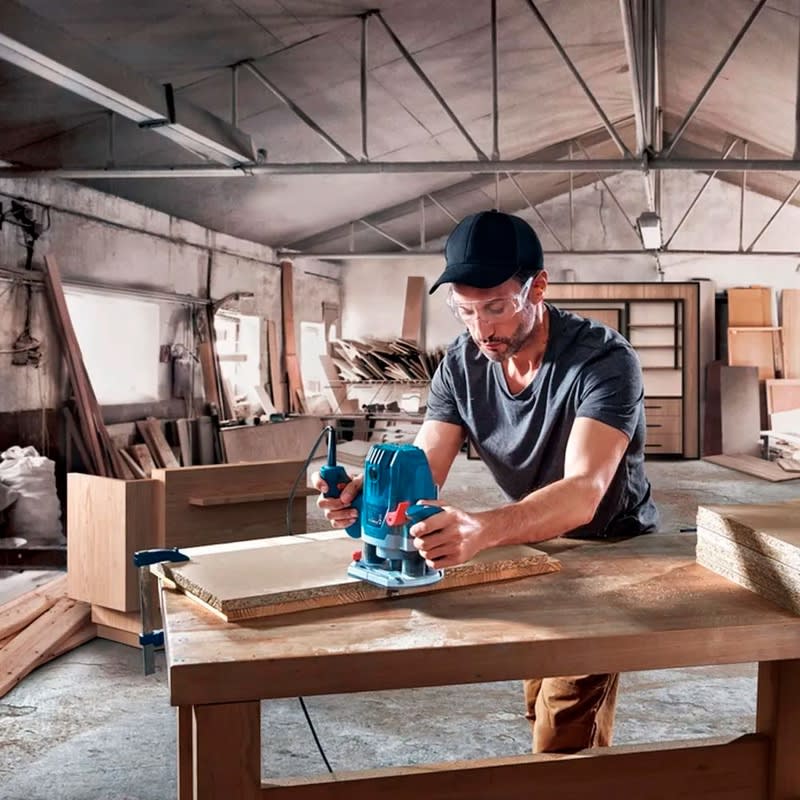 RUTEADORA FRESADORA 6MM-8MM 1300 W. BOSCH GOF 1305