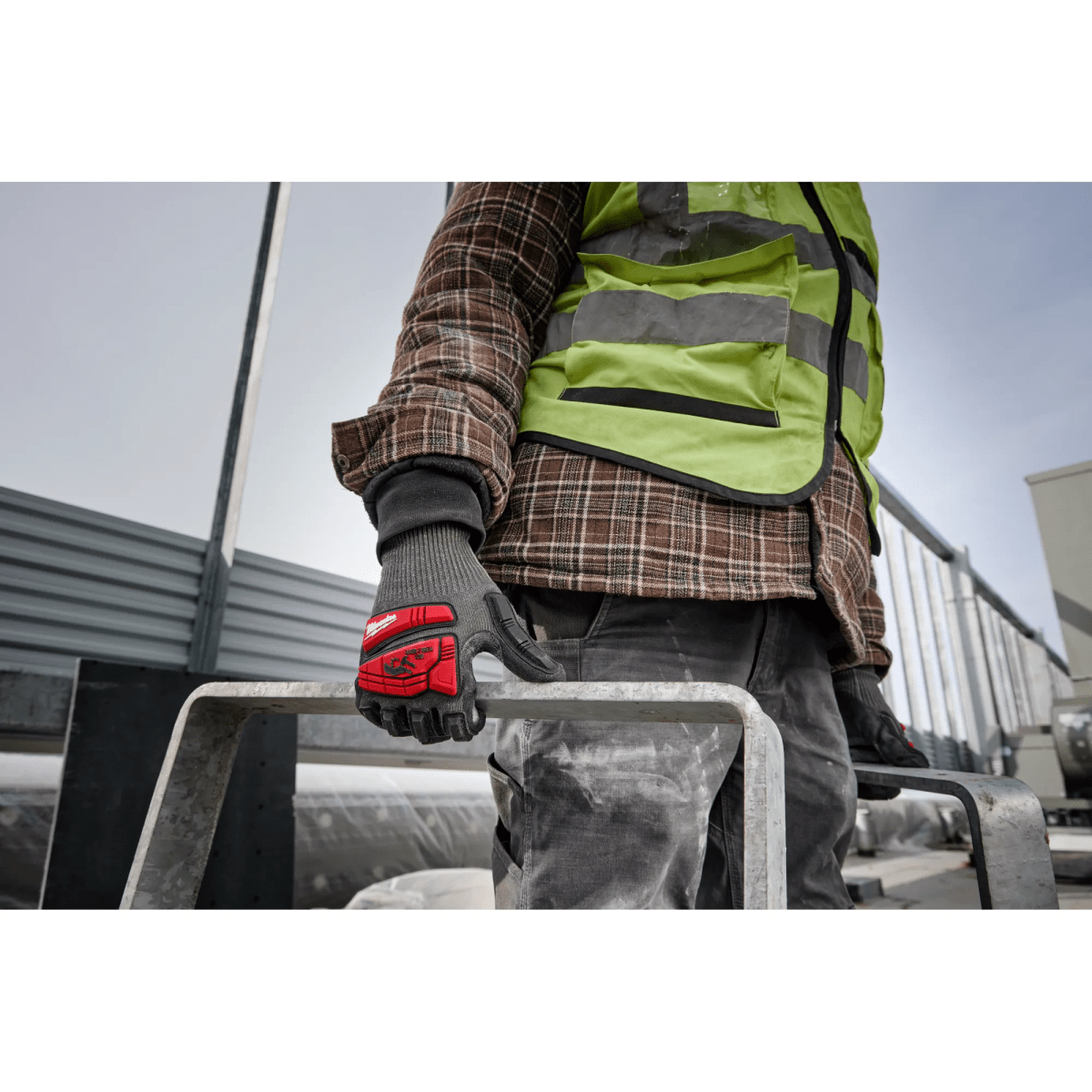 GUANTE DE NITRILO NIVEL 5 RESISTENCIA A CORTES POR IMPACTO MILWAUKEE / 48-73-81522