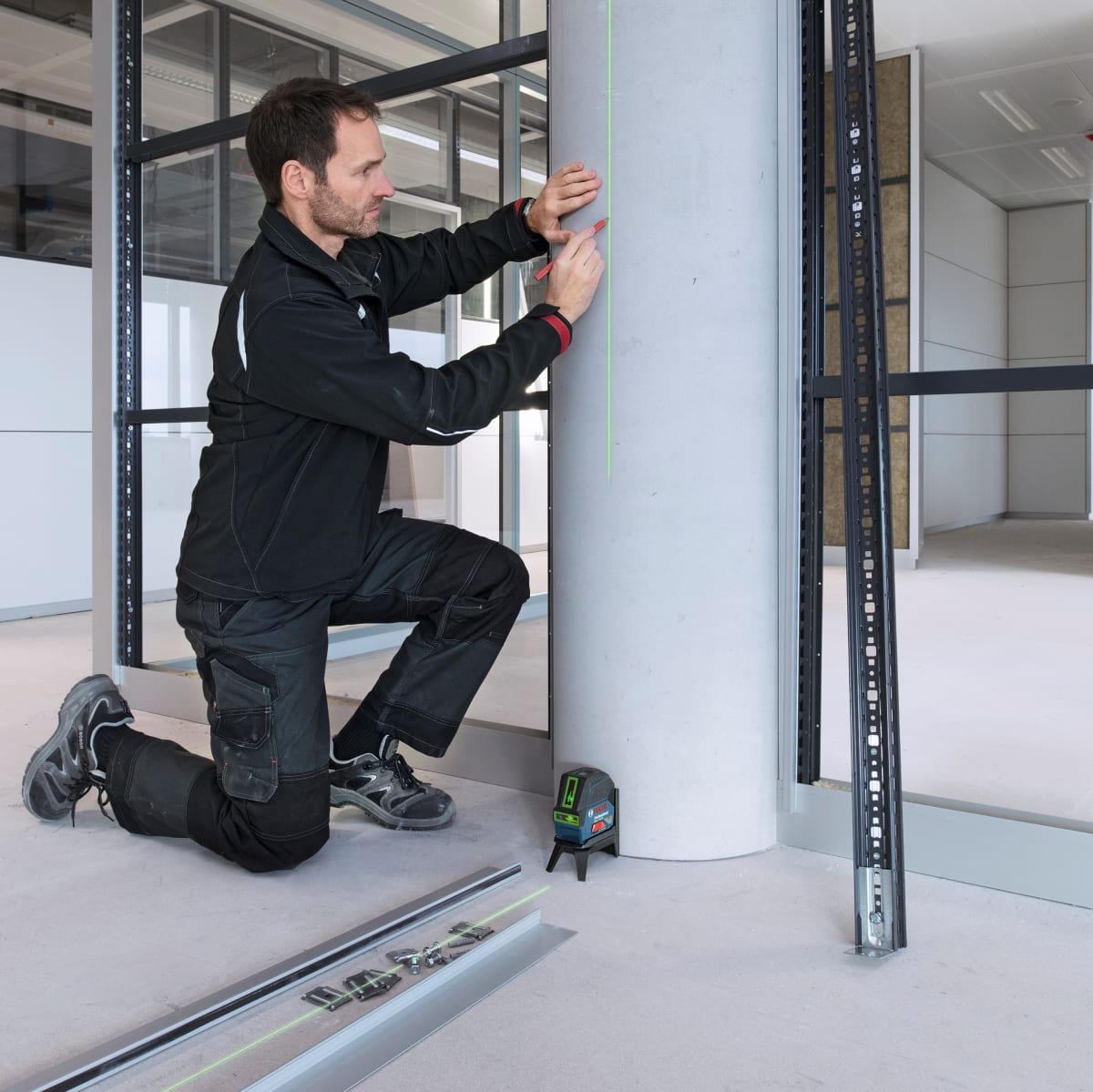 NIVEL LÁSER DE LÍNEAS VERDES 15 M CON PUNTOS BOSCH GCL 2-15 G7