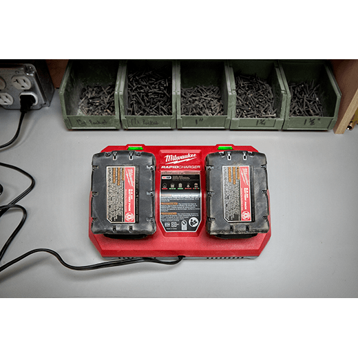 CARGADOR RAPIDO SIMULTANEO DE DOS BAHIAS 220 V M18™ MILWAUKEE / 48-59-18021