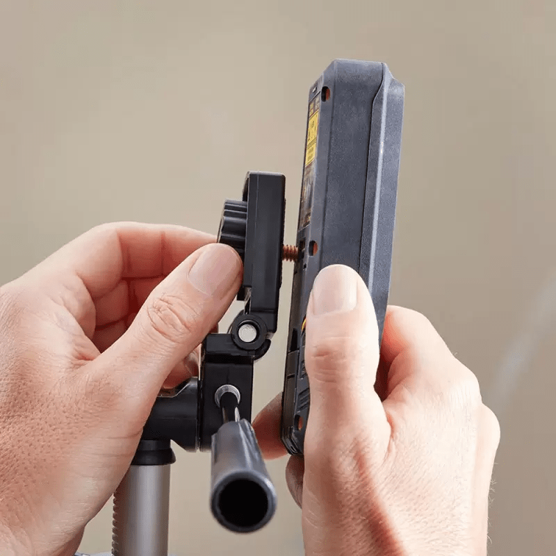 Tripode Telescópico Altura de Trabajo 47.5 - 124 cm Stanley / 1-77-2012