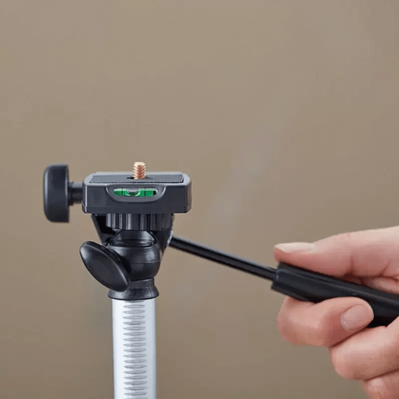 Tripode Telescópico Altura de Trabajo 47.5 - 124 cm Stanley / 1-77-2013