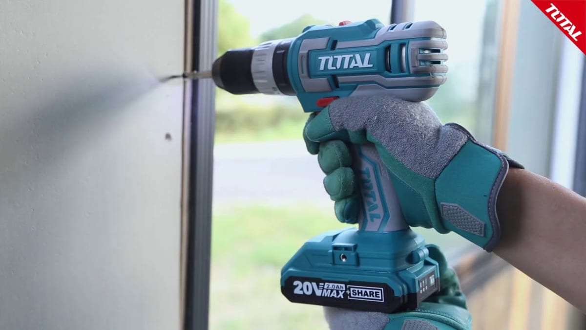 TALADRO ATORNILLADOR PERCUTOR INALÁMBRICO 20V 10 MM TOTAL TIDLI20021