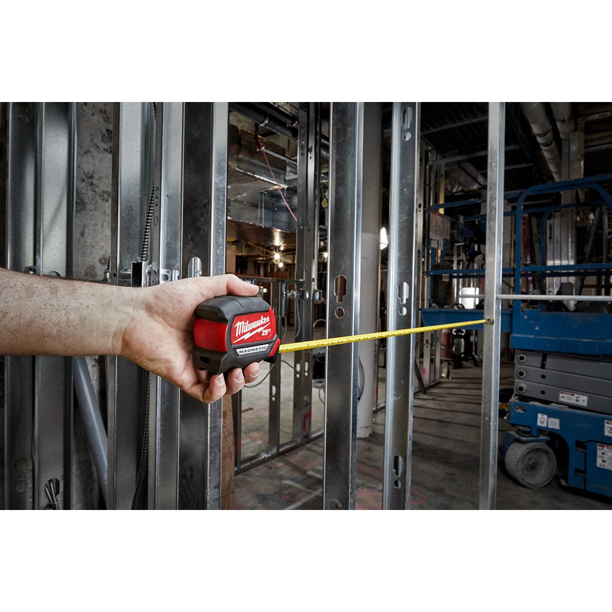 CINTA METRICA MAGNETICA MILWAUKEE 8MT 26PIES X 1