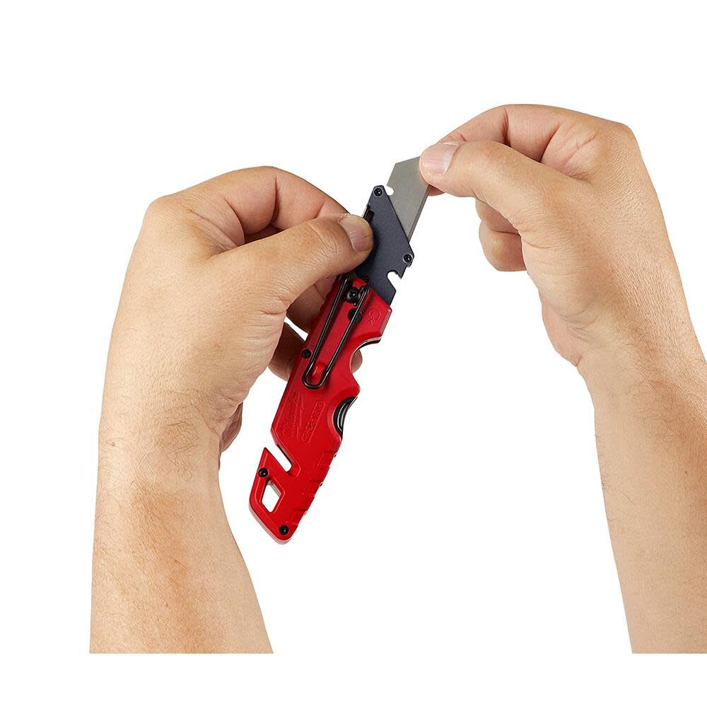 Cuchillo multiusos plegable Milwaukee FASTBACK con almacenamiento de cuchillas 	48-22-15026