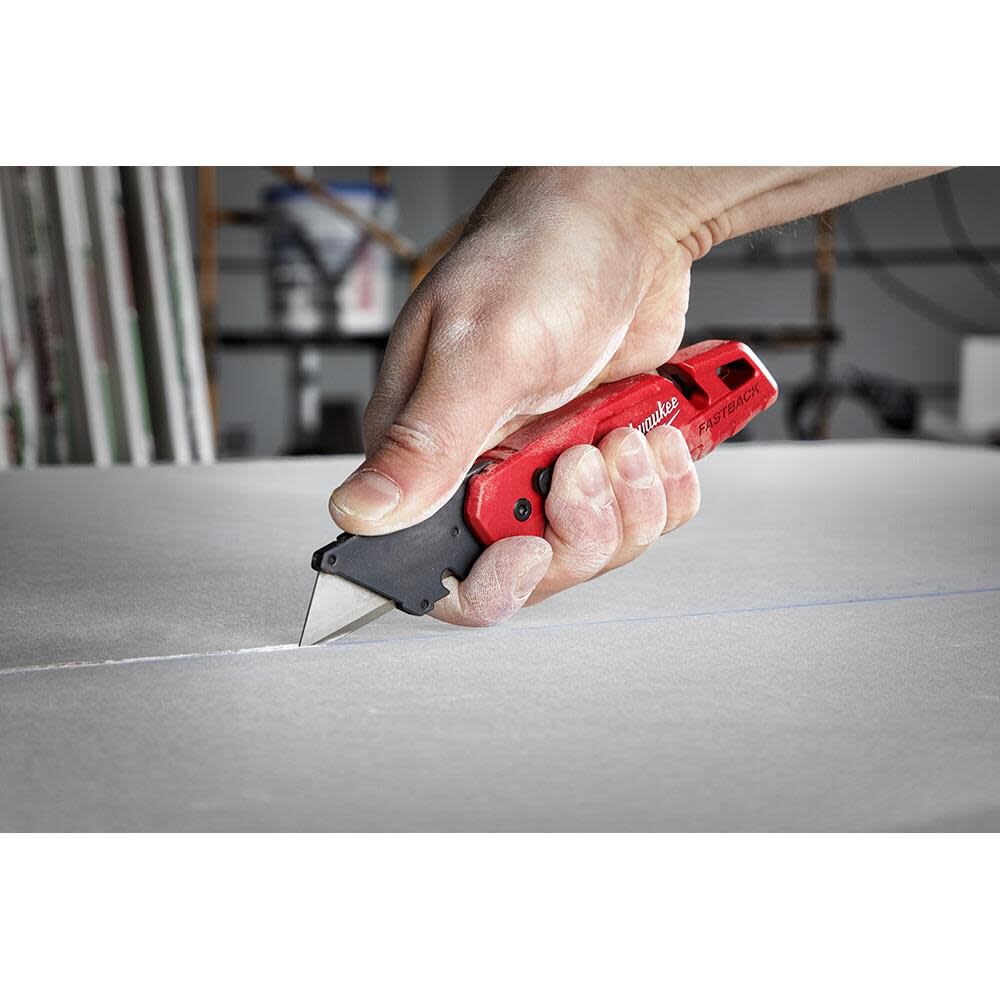 Cuchillo multiusos plegable Milwaukee FASTBACK con almacenamiento de cuchillas 	48-22-15021