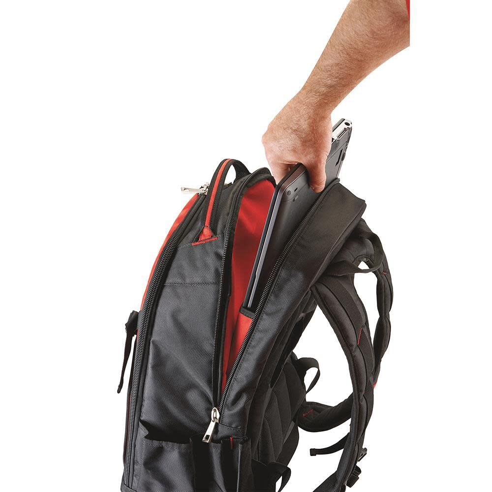 MOCHILA PORTA HERRAMIENTAS Y LAPTOP PARA TRABAJO RUDO MILWAUKEE 48-22-82003