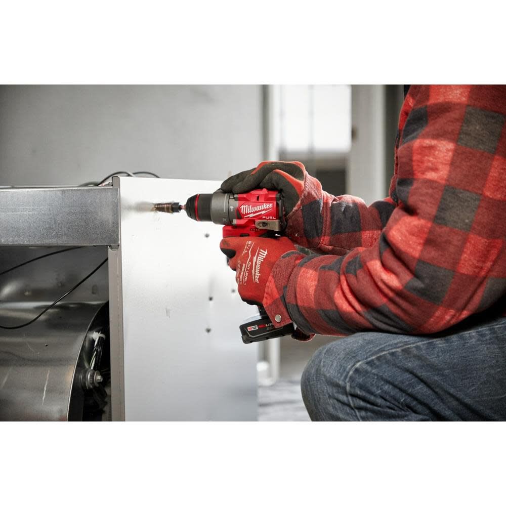 Kit de taladro percutor/destornillador Milwaukee M12 FUEL de 1/2 pulgada1