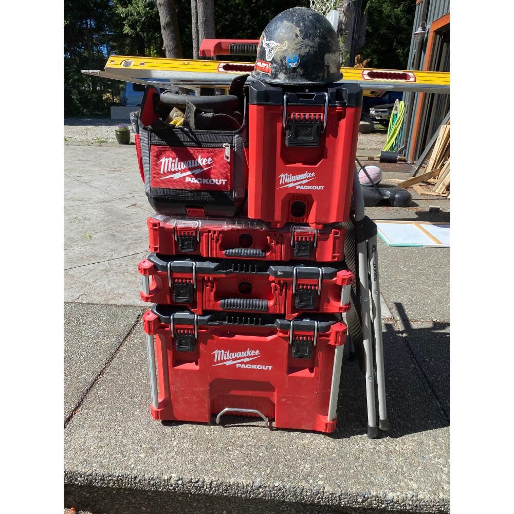 Caja de herramientas PACKOUT de Milwaukee 48-22-84244