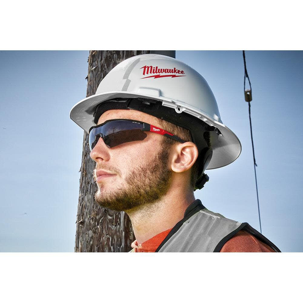 LENTES DE SEGURIDAD ANTI EMPAÑAMIENTO OSCURAS MILWAUKEE 48-73-20181
