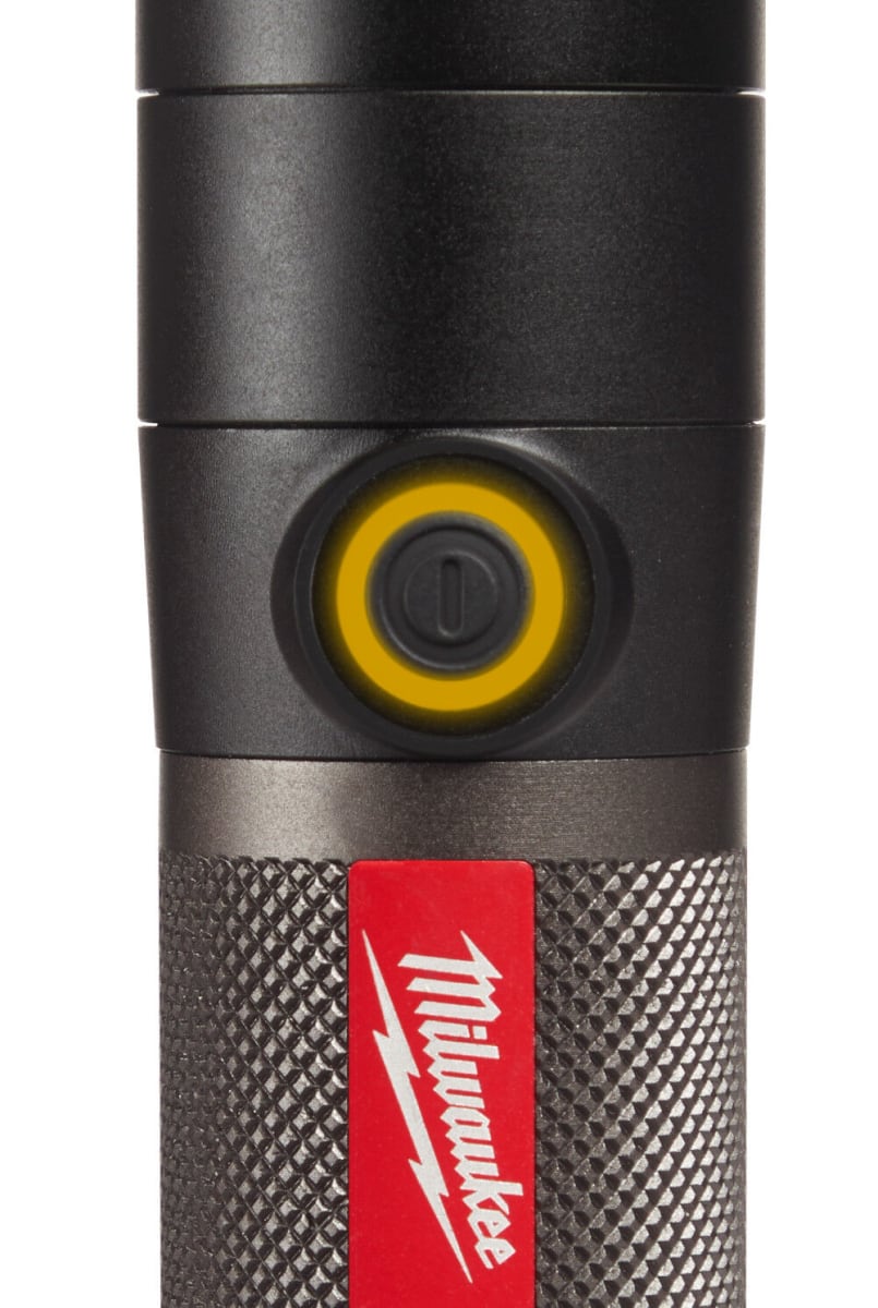 Kit de linterna compacta recargable por USB de Milwaukee de 800 lúmenes -FT5