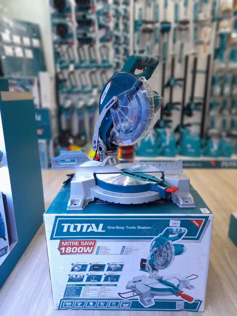 SIERRA INGLETEADORA 1800W 10