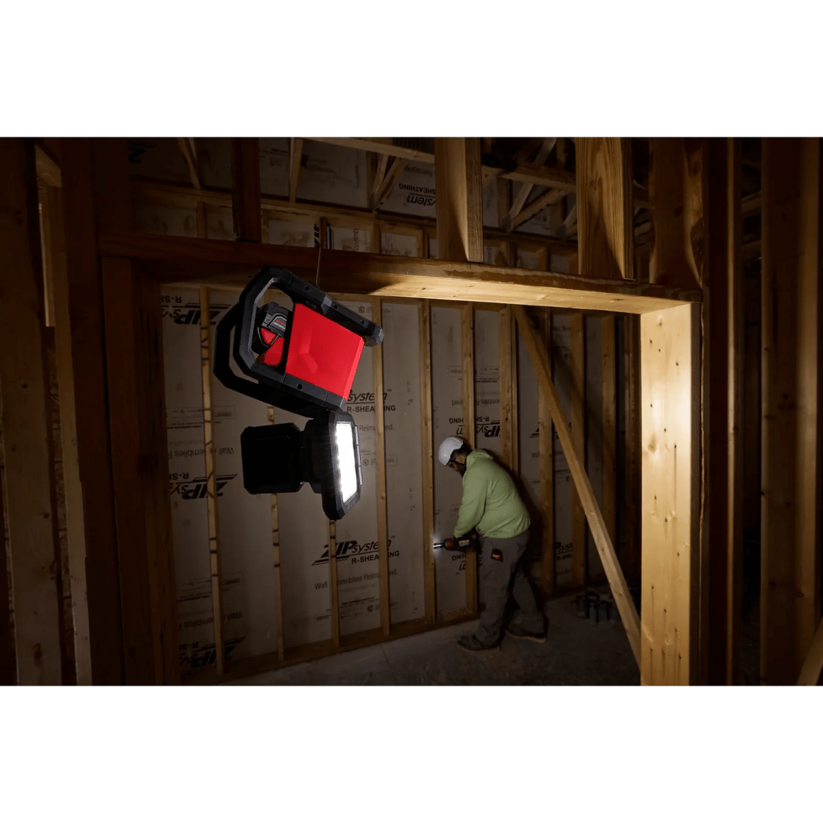 PROYECTOR Y LUZ DE AREA DE TRIPLE PANEL 4500 LM DE SALIDA M18 MILWAUKEE / 2368-202