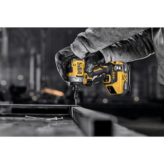ATORNILLADOR DE IMPACTO INALÁMBRICO XR® DE 20 V MAX* DE 3 VELOCIDADES BARETOOLS DEWALT / DCF860B3