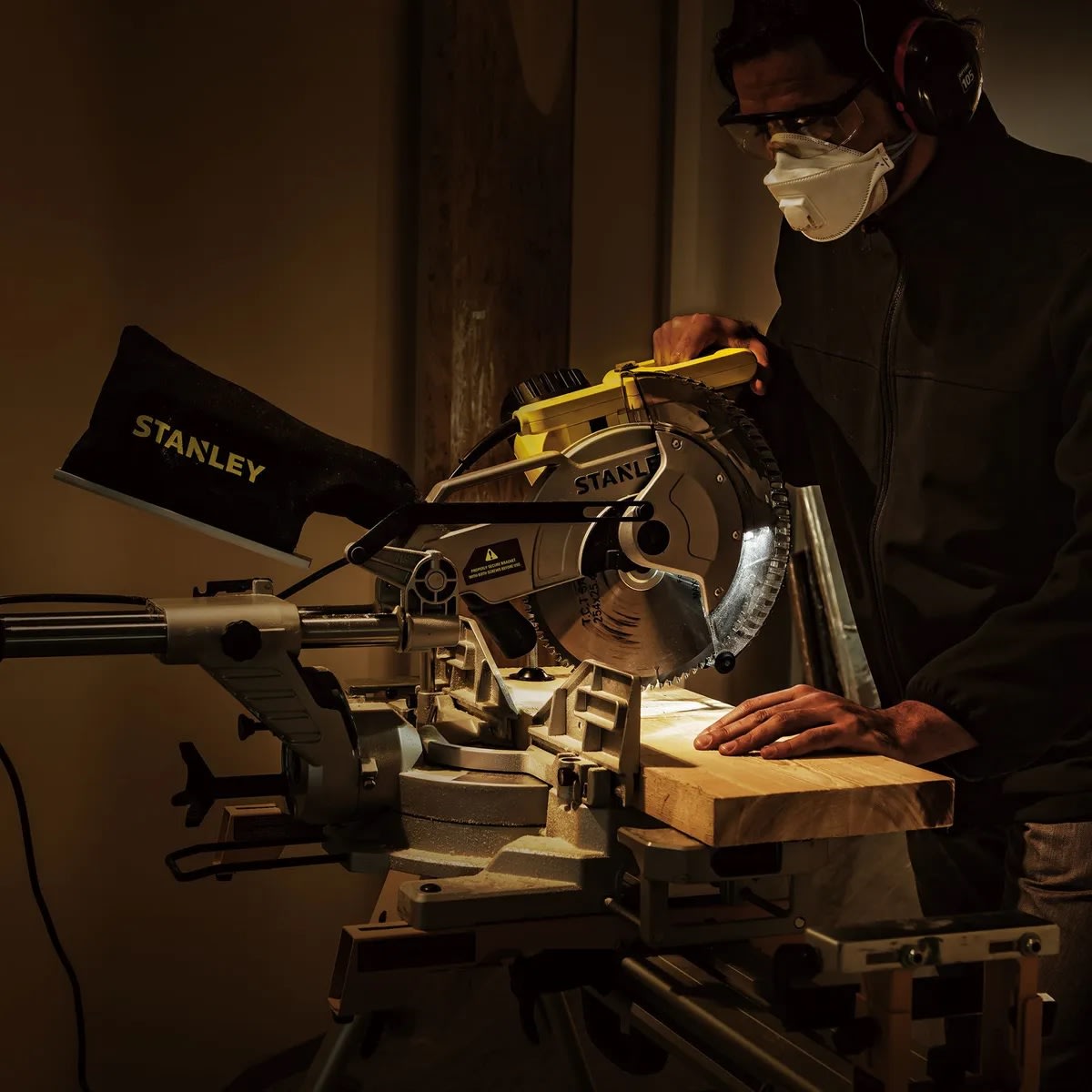 SIERRA INGLETEADORA TELESCOPICA 10