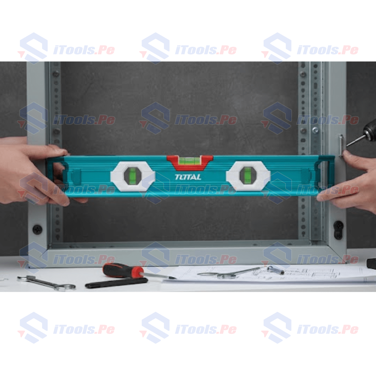 NIVEL DE BURBUJA MANUAL MAGNETICO 60CM PROFESIONAL TOTAL - TMT260563