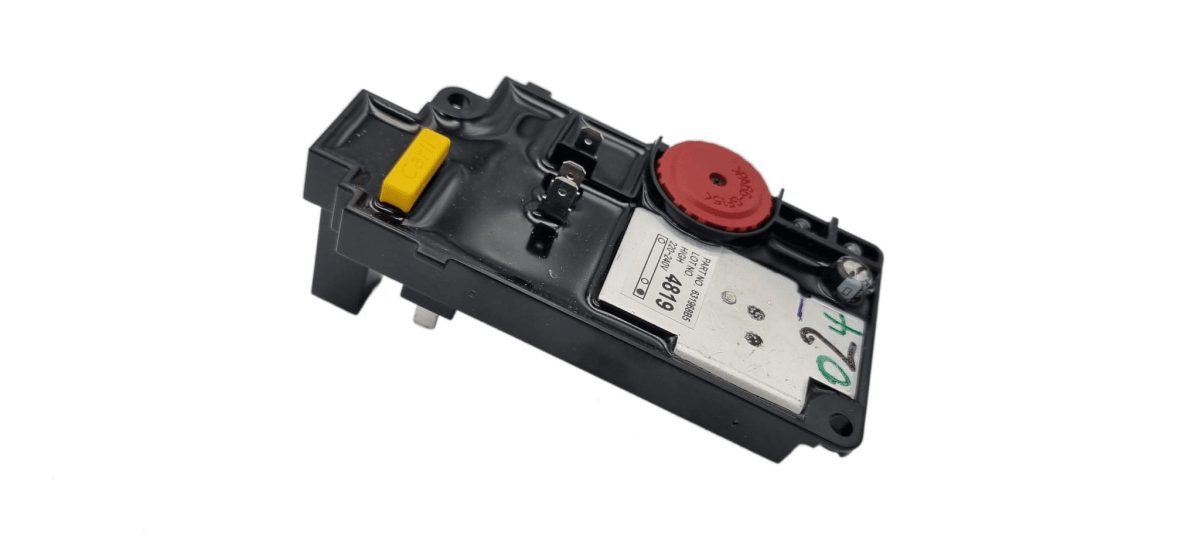 CONTROLADOR HR1111C MAKITA / 631968-51