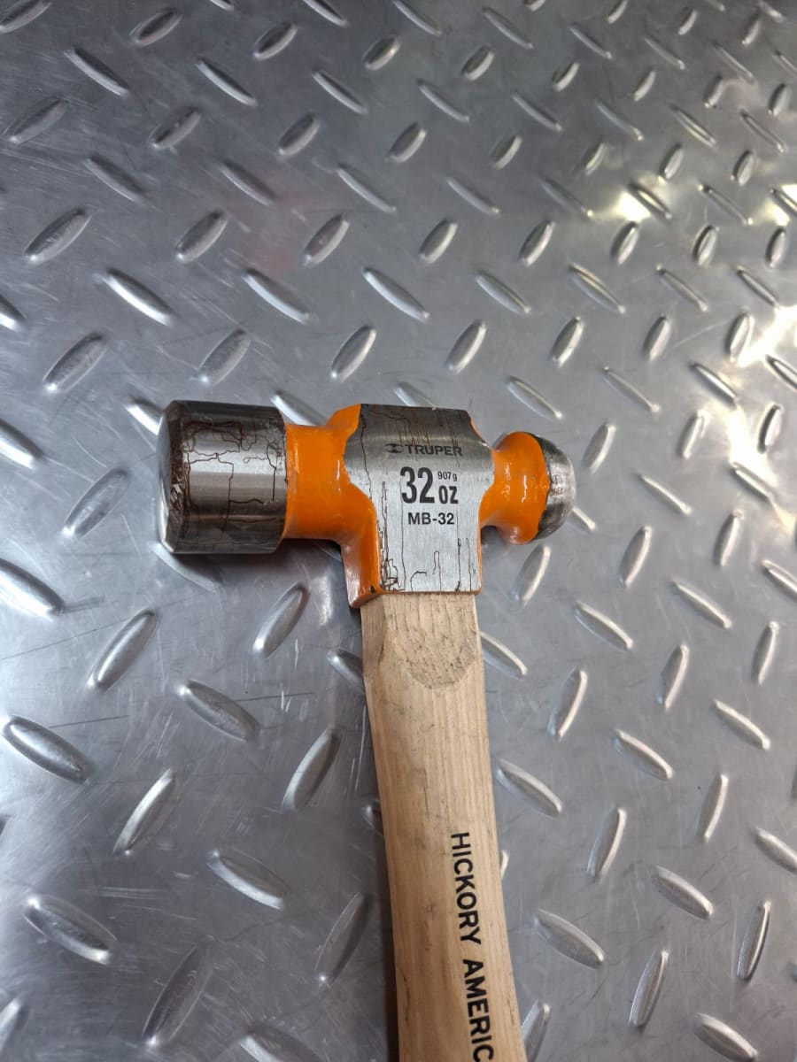 Martillo pulido de bola 32 oz mango hickory truper grip 16904-liqui2