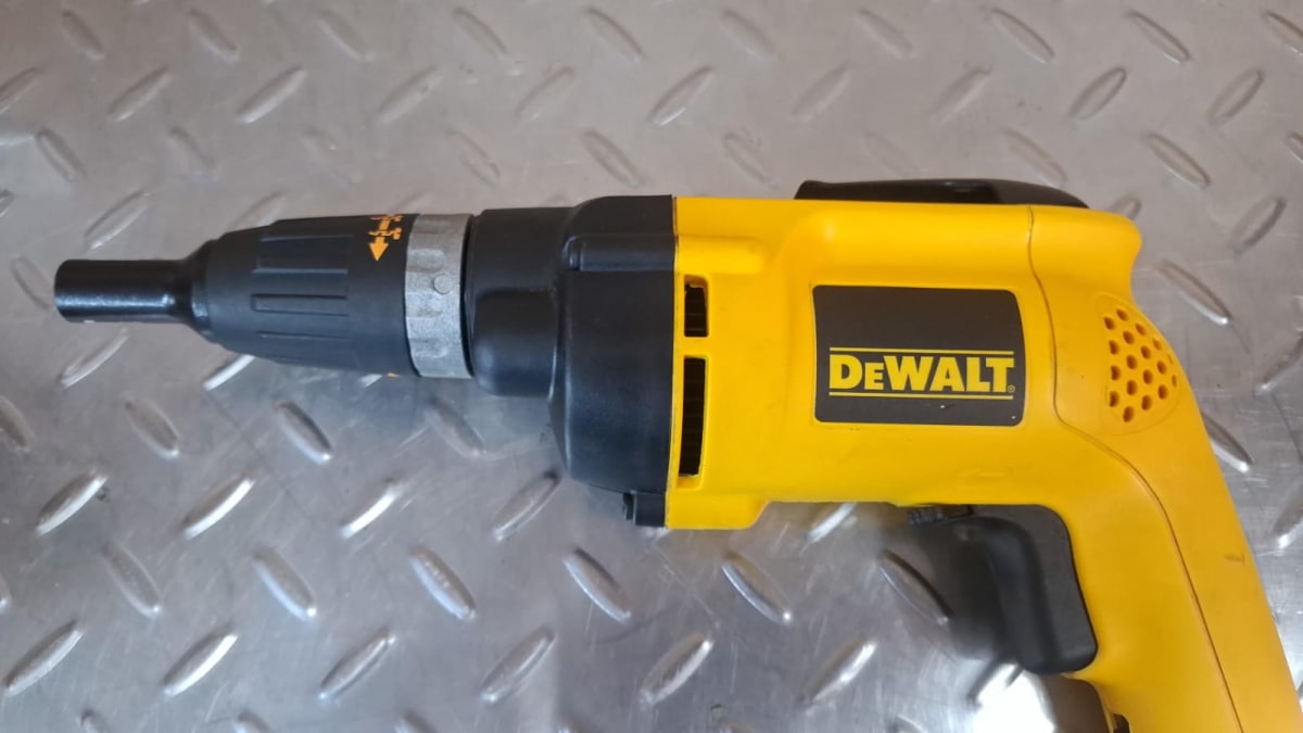 Atornillador alto torque de 540w dewalt/ DW257-LIQUI3