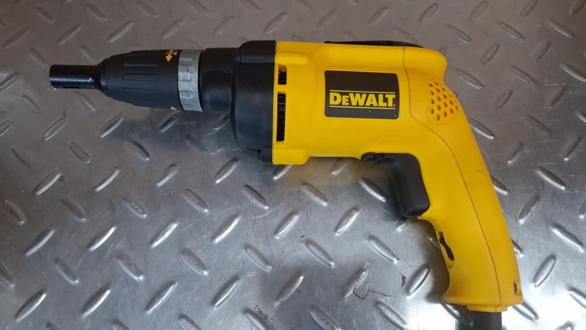 Atornillador alto torque de 540w dewalt/ DW257-LIQUI2