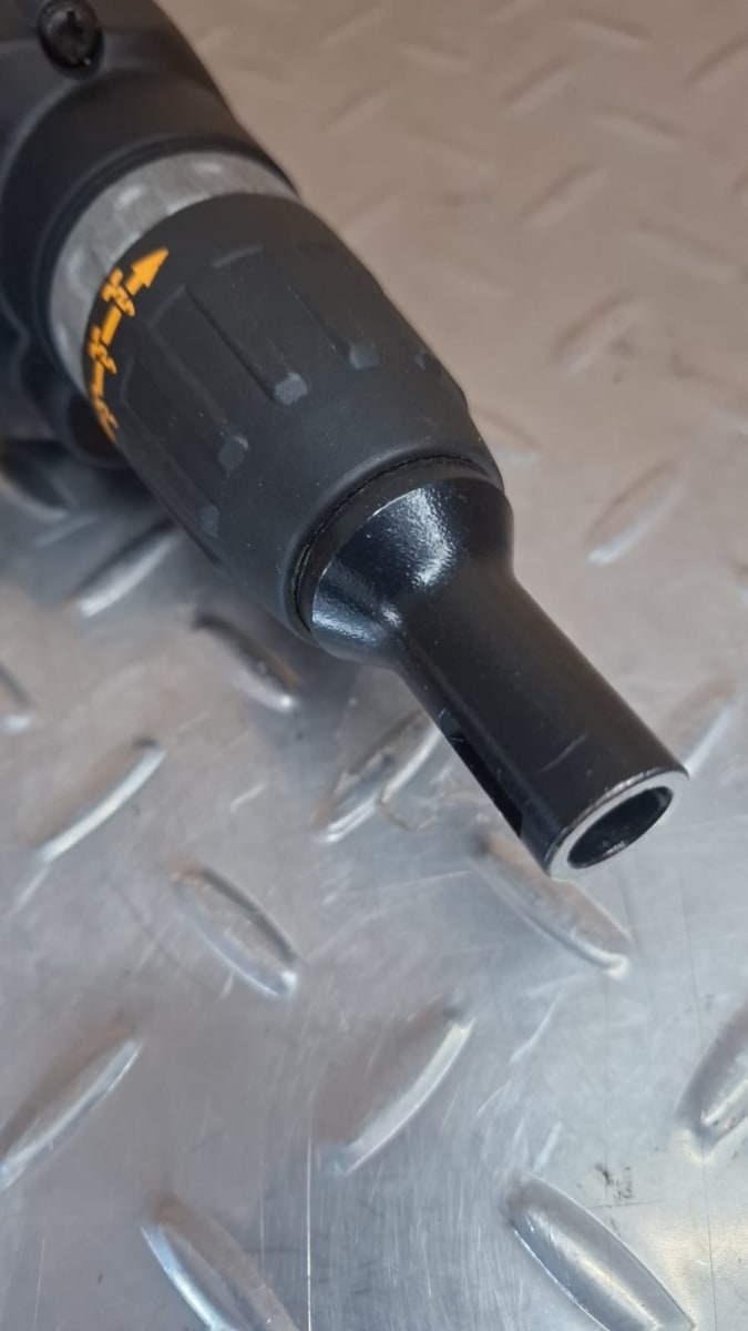 Atornillador alto torque de 540w dewalt/ DW257-LIQUI5