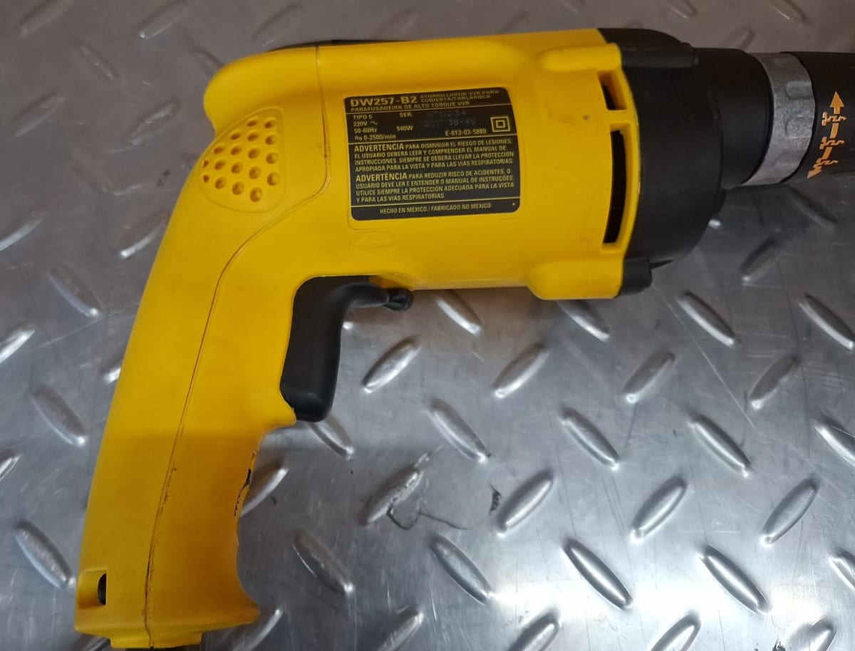 Atornillador alto torque de 540w dewalt/ DW257-LIQUI4