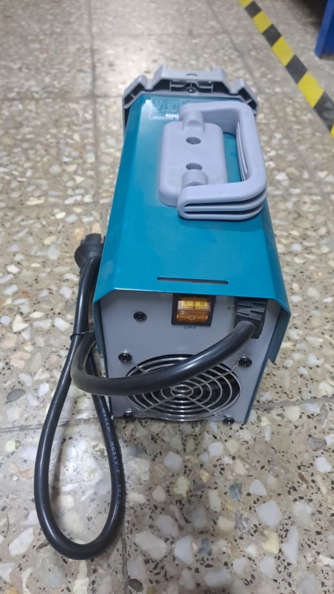 MÁQUINA DE SOLDAR INVERTER 160A MMA 15 LCD TOTAL - TW21602-LI2