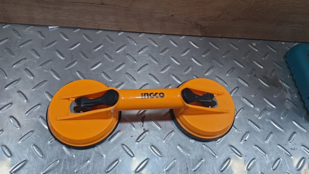 VENTOSA DOBLE PARA VIDRIO 50KG 11.5CM INGCO HSU025001-LI2